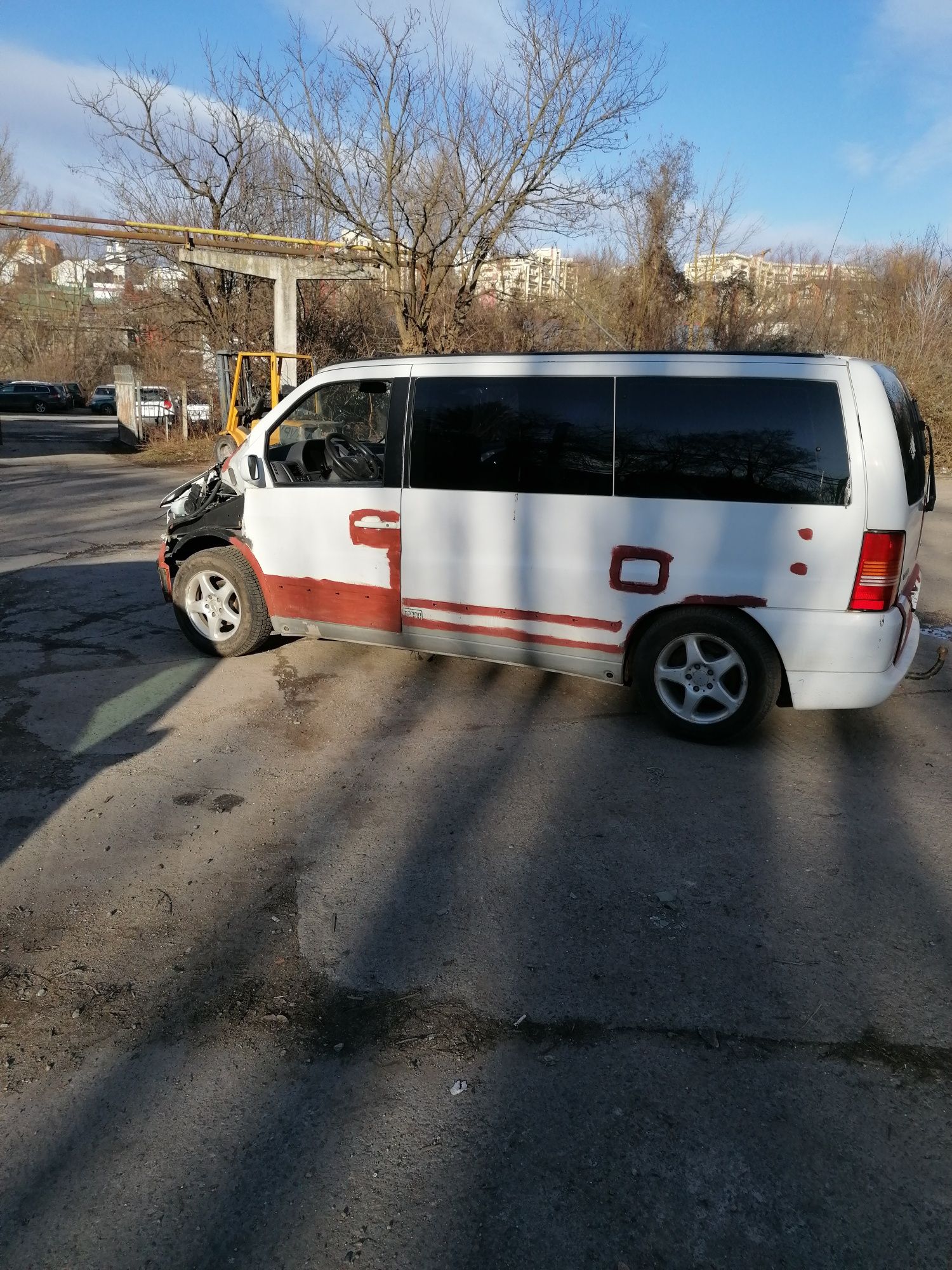 Dezmembrez Mercedes vito