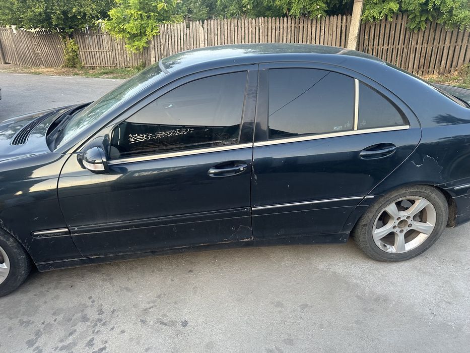 Dezmembrez mercedes c270, motor 2.7 sprinter