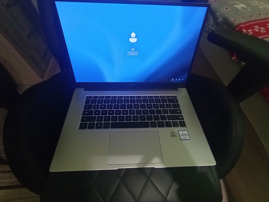 Лаптоп Huawei MateBook D15