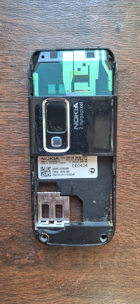 Nokia 6233 sredniy Chasti va Nokia N73 Ko'rpus