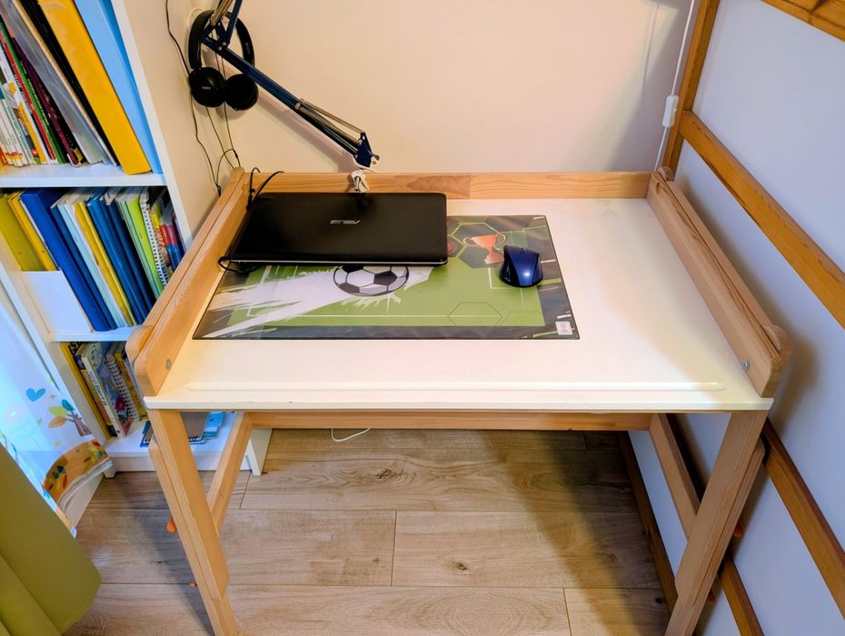 Birou Flisat Ikea reglabil pentru copii