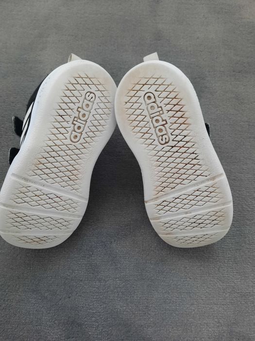 Pantofi baiat baietel Adidas marime 22