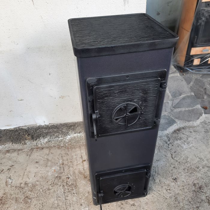 Sobă de 5 kw din fontă , focar șamotat