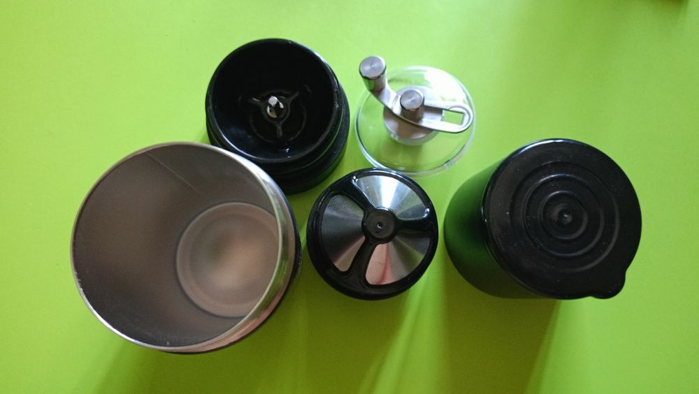 Expresor cu râjniță pentru cafea