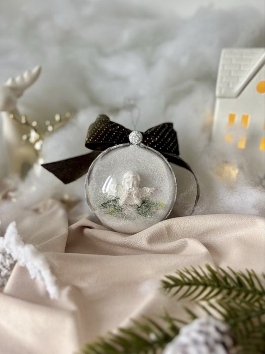 Ръчно изработелни и персонализирани коледни топки