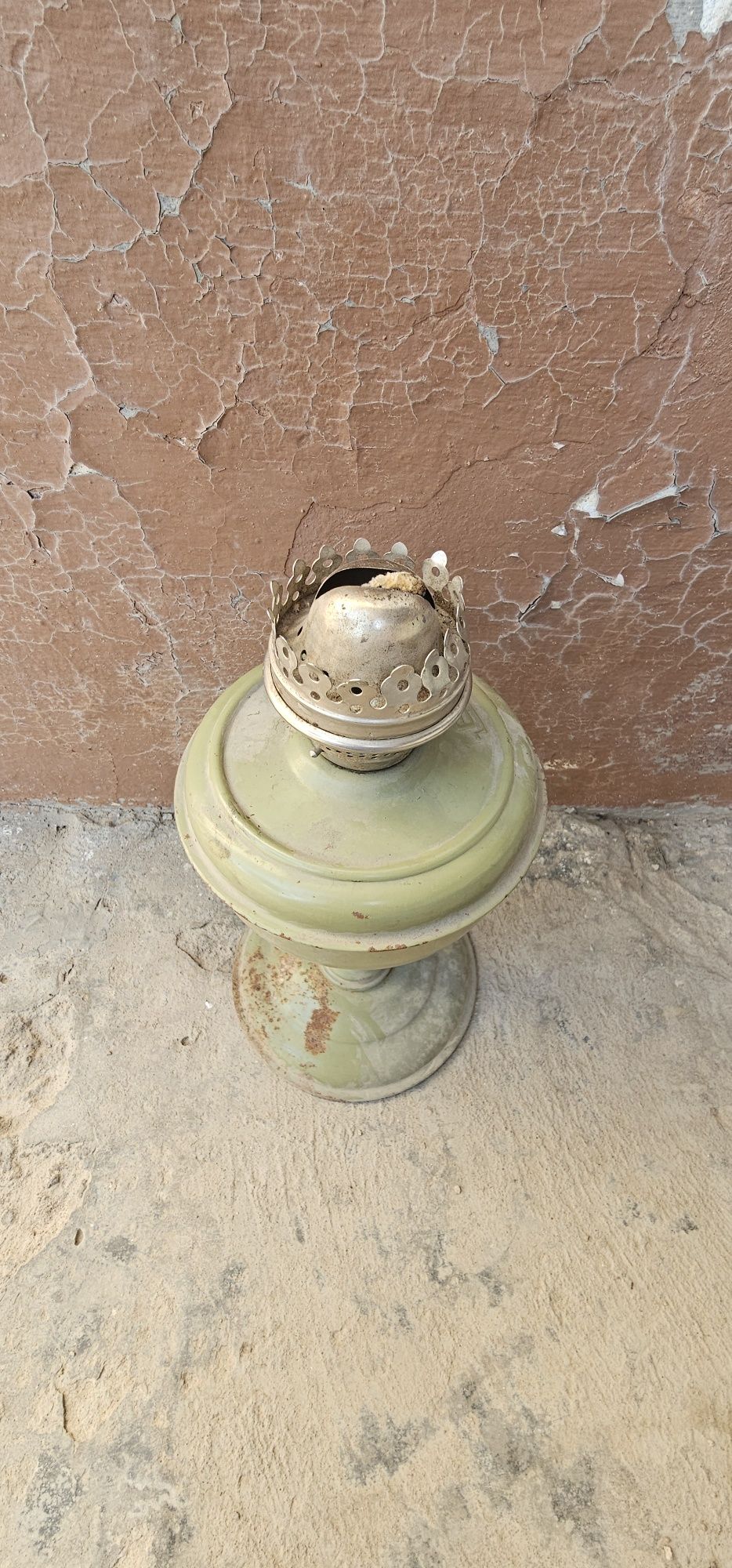Qadimiy lampa chiroq