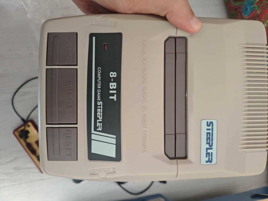 Dendy steepler 8-bit, 300in1