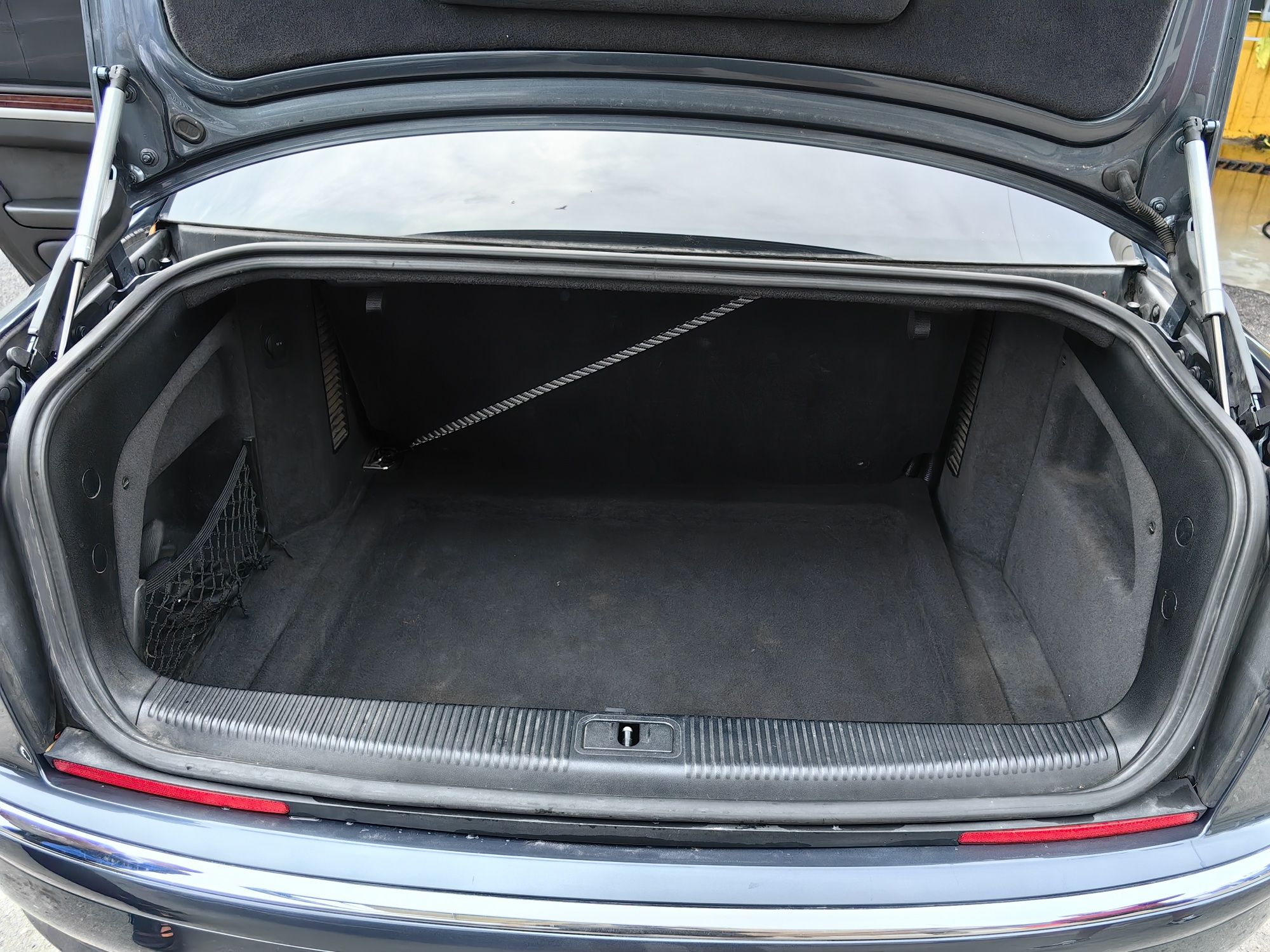 Продавам Audi A8L 4.2 ЛИЗИНГ газ/бензин