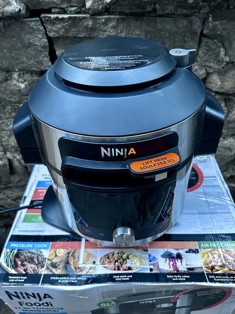Ninja Foodi 11-in-1 SmartLid Multi-Cooker 6 litre