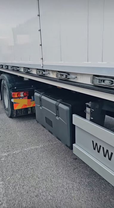 Lada camion scule sau provizii Man Daf Scania Volvo Krone