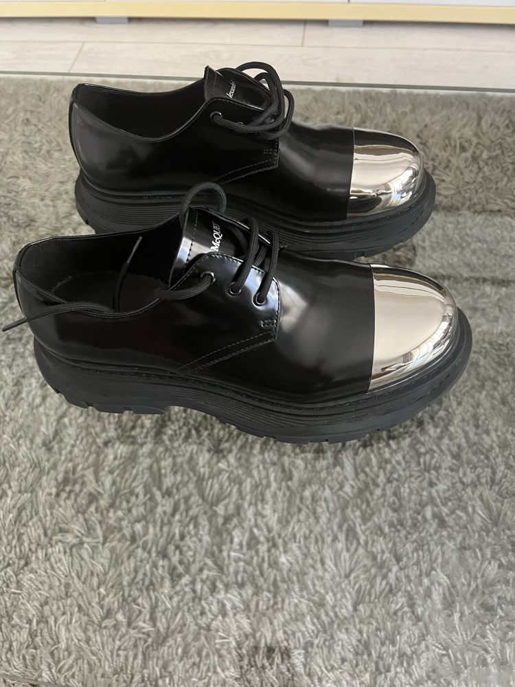 Vând sneackers Alexander McQueen Derby nr 44
