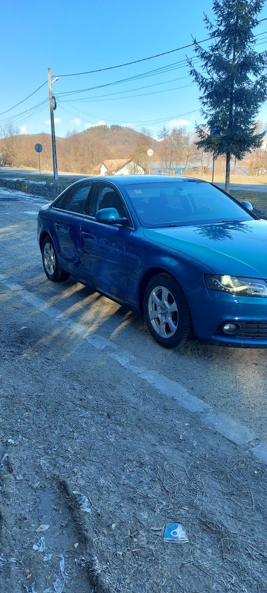 Vând Audi a4 benzină