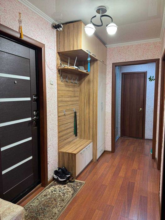 Продам 2-комнатную квартиру в 7 мкр