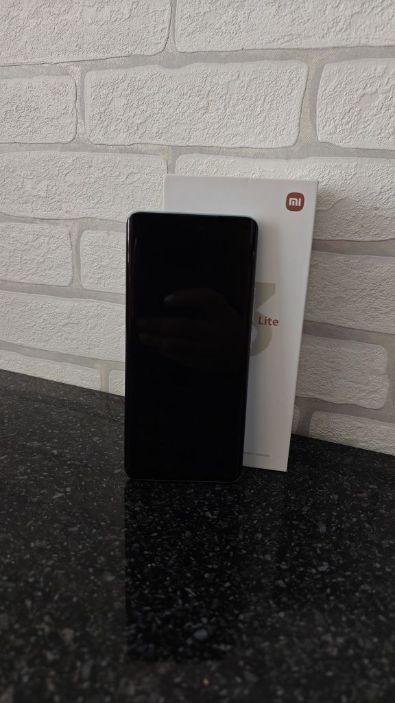 Продается телефон "Xiaomi 13 lite"