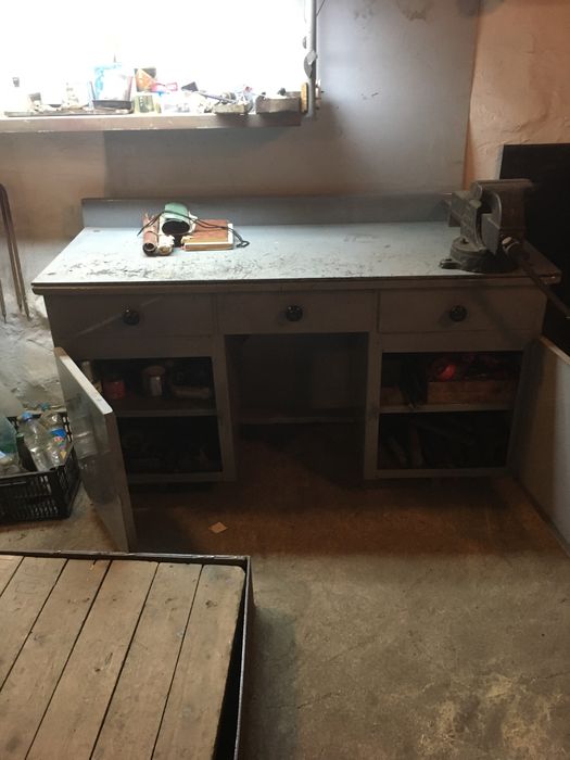 Продам слесарный верстак