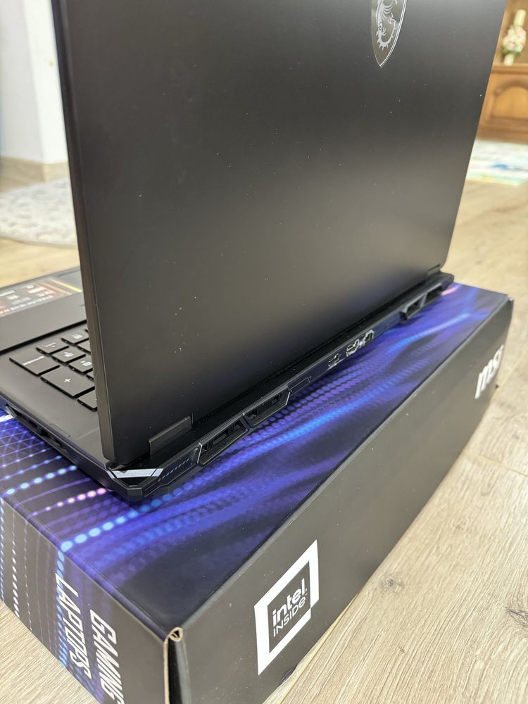 Stealth 18 HX AI A2XWJG