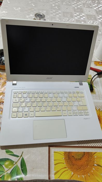 Defect, se vinde pentru piese