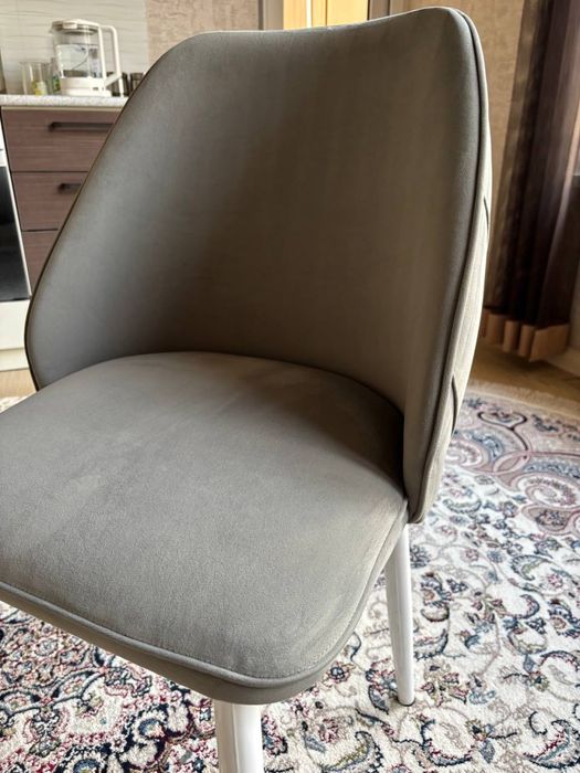 Продается стул кухонный