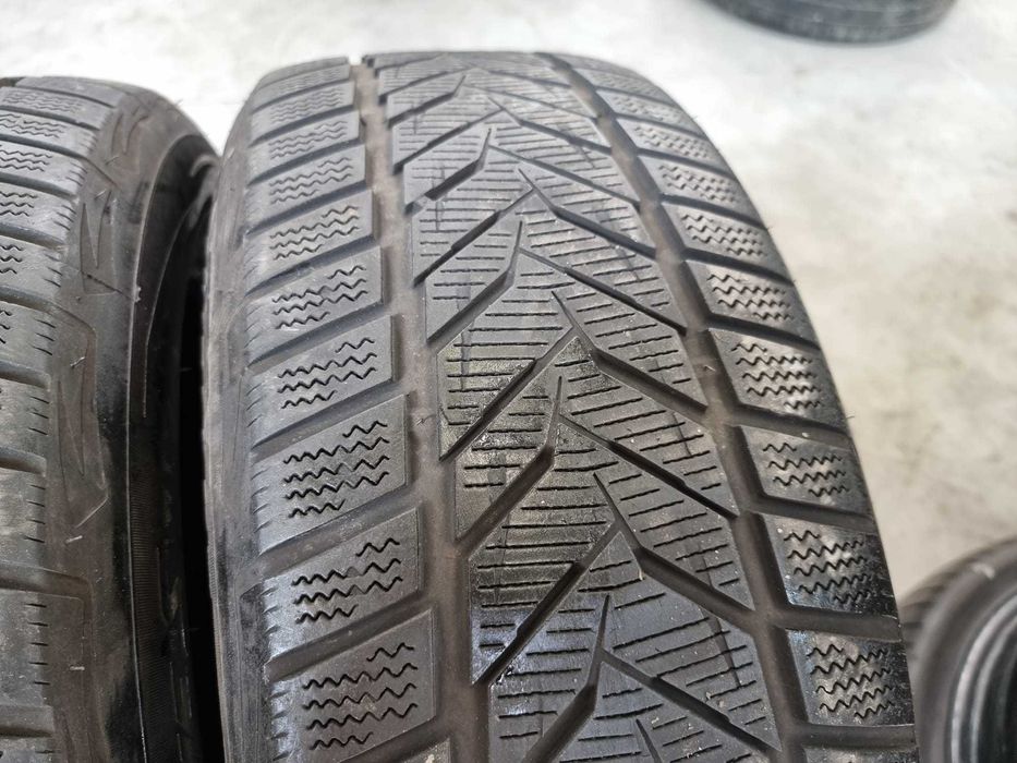 4 Anvelope IARNA 215.55.17 'Vredestein' ; stare buna