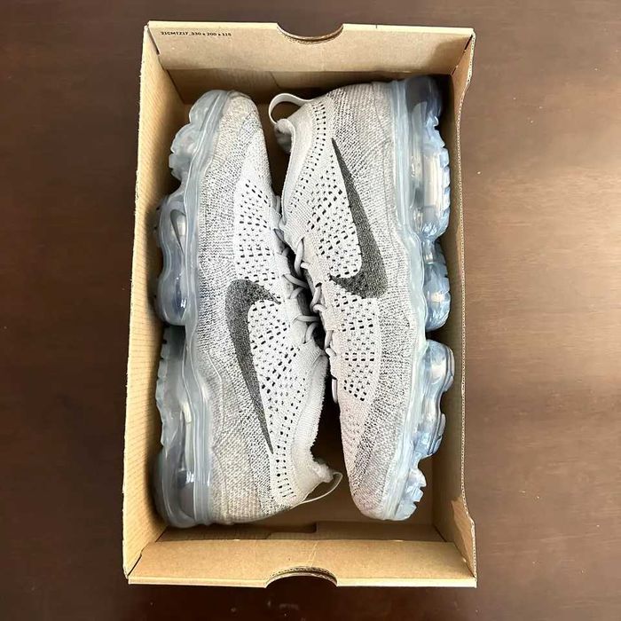Обувки NIKE / VaporMax / GREY FLYKNIT 2023 + КУТИЯ