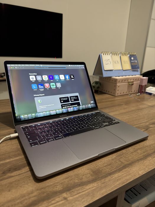 Macbook Pro 13 A2251 2020 (дефект екран) i7 4.1ghz 32 RAM 512GB SSD