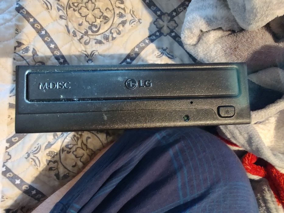 Vând LG  M-DISC Super Multi DVD Writer