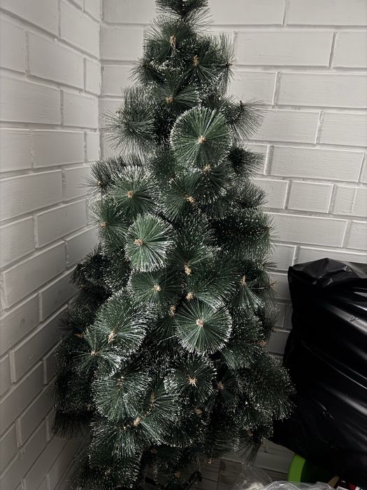Продам елку искусственная 160 см