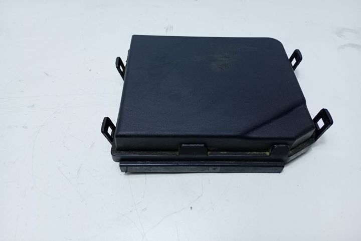 Capac tablou siguranta Renault Captur prima generatie (facelift) seri