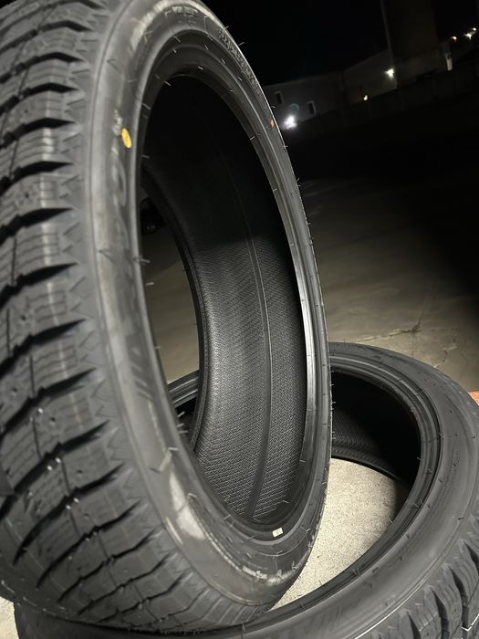 Нови зимни гуми ARIVO ARW7 255/40R21 102T XL НОВ DOT БОРД 2554021