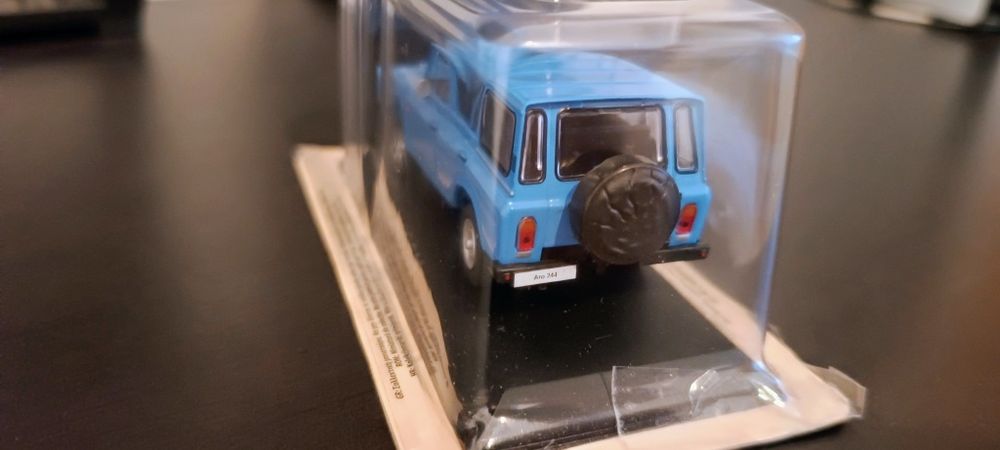 Machetă ARO 244 / ARO M 461 scala 1 43