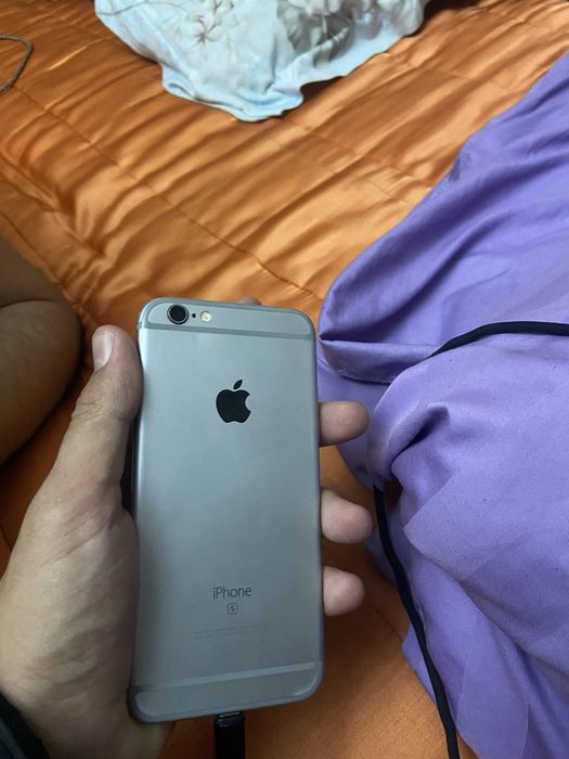 Продам Айфон 6s 32gb