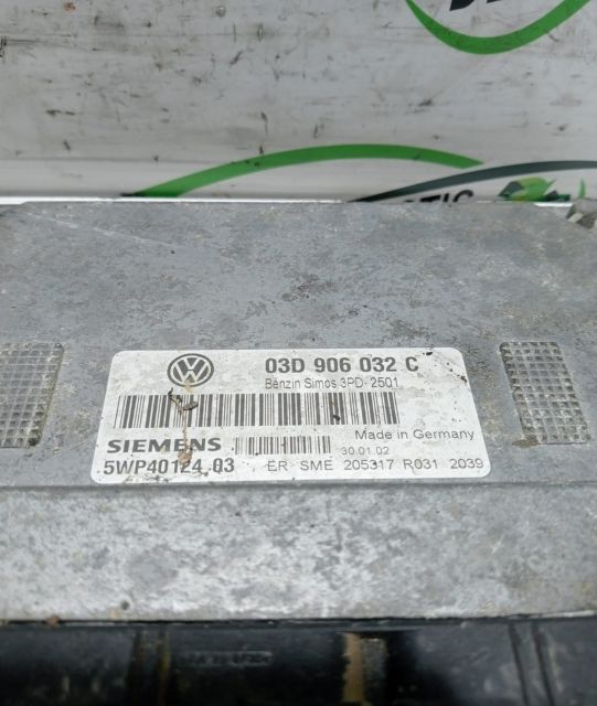 Calculator motor ECU 03D 906 032 C Volkswagen VW Polo a 4-a generatie
