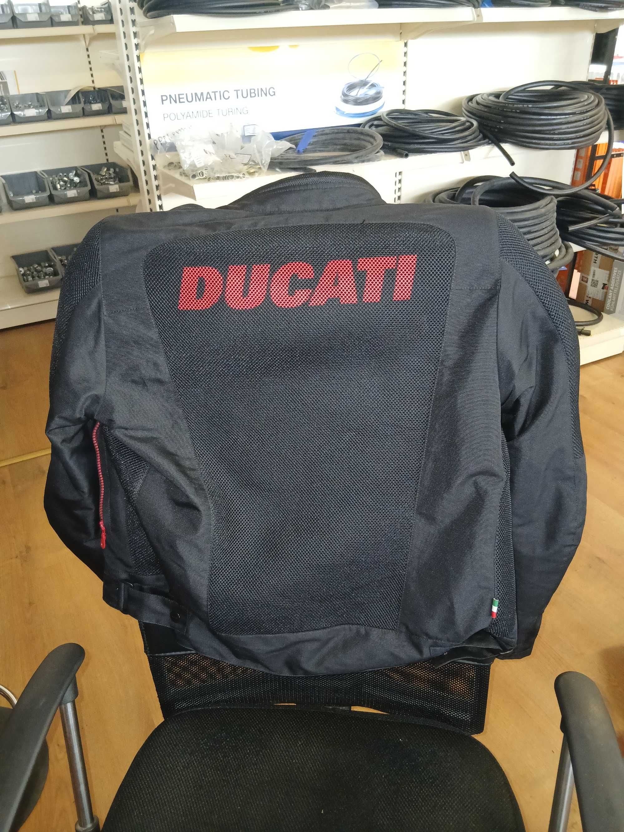 Яке за мотор DUCATI SPIDI FLOW 2 лятно с мрежа