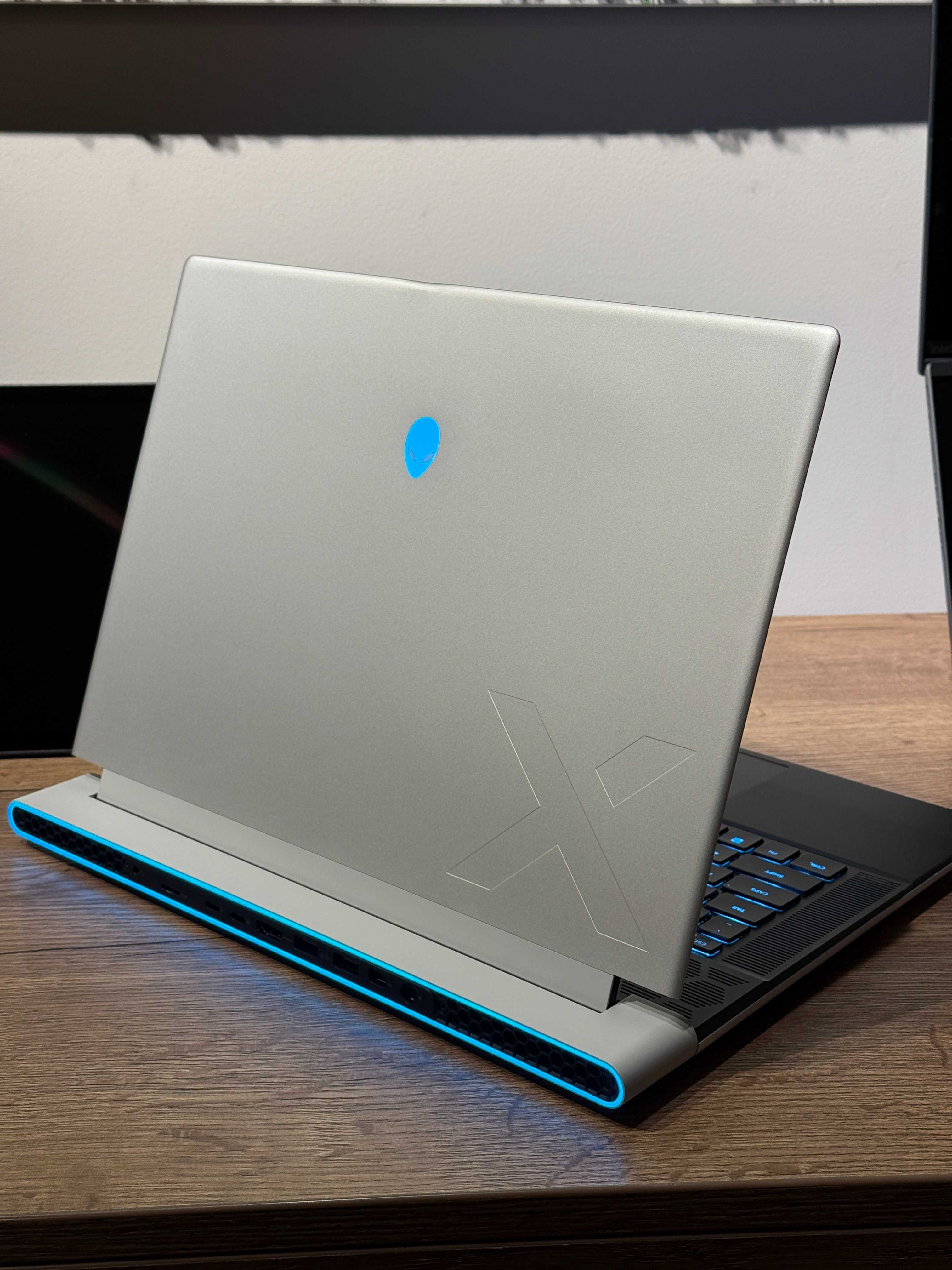 Laptop Gaming Alienware X16 R2 16" Ultra 9 185H 32GB RTX 4080 12GB 1TB