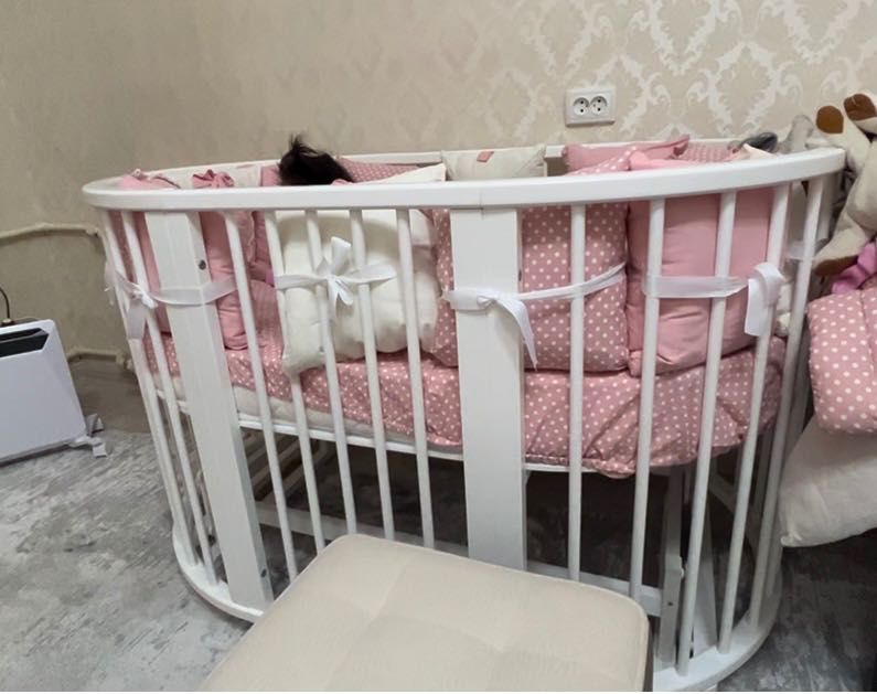 Детская кроватка aisha и 3 матраса