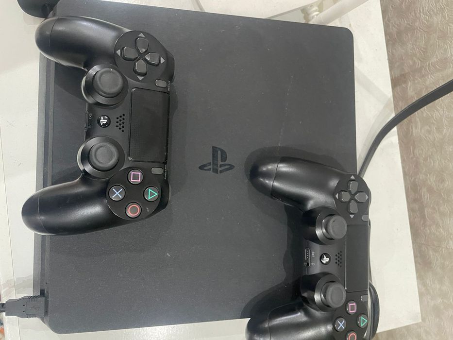 Продаю PlayStation 4 slim
В отличном состоянии, работает без нарека