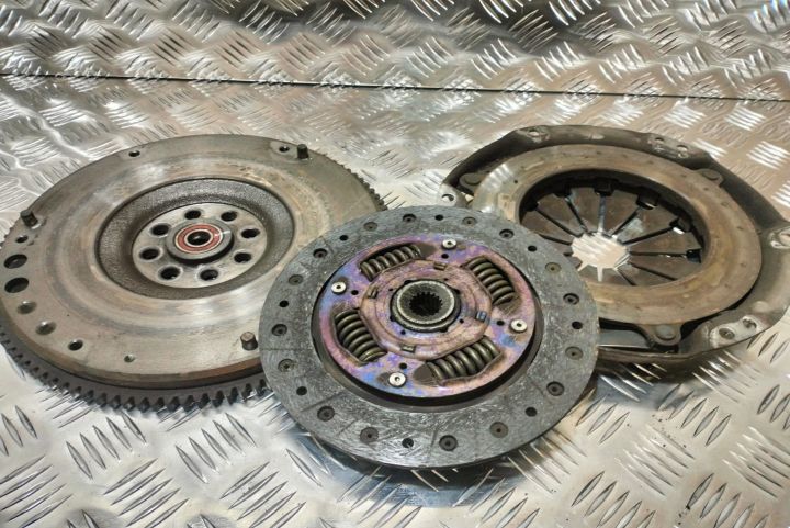 Kit Ambreiaj cu volanta masa simpla 1.3 i Suzuki Swift a 3-a generati