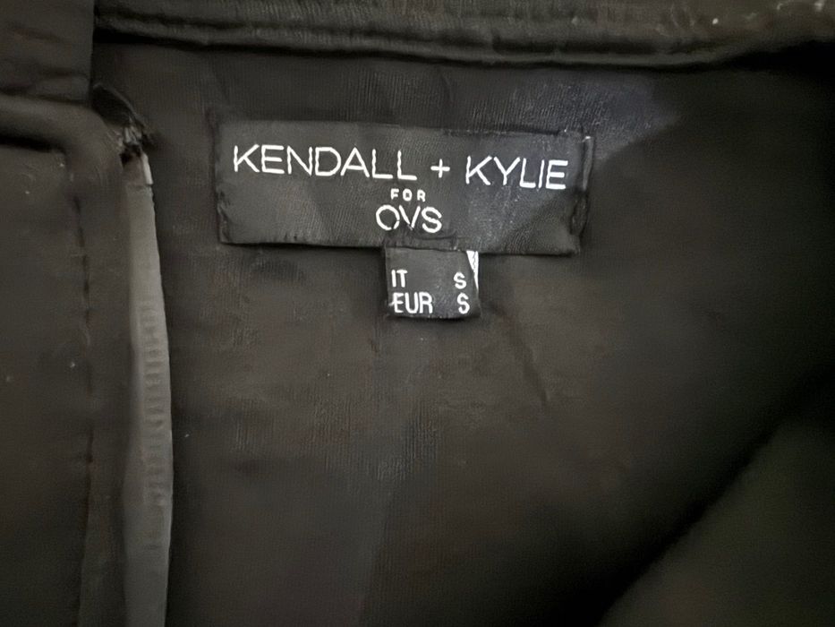 Kendall & Kylie For OVS Full Zip в черен цвят,размер S