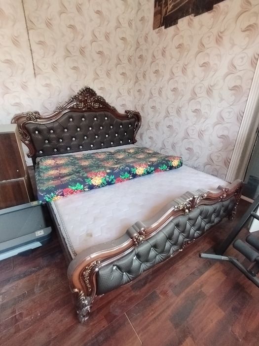 Mebel garnitur sotiladi