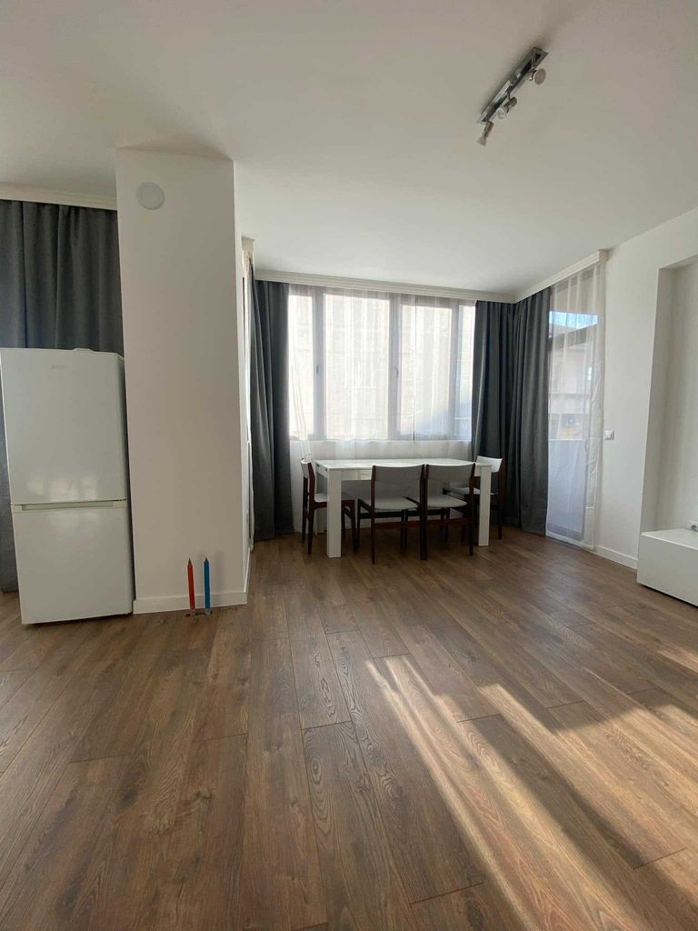Дава се под наем Двустаен апартамент в Асеновград - 68 кв.м за 331.5 € - Снимка #2