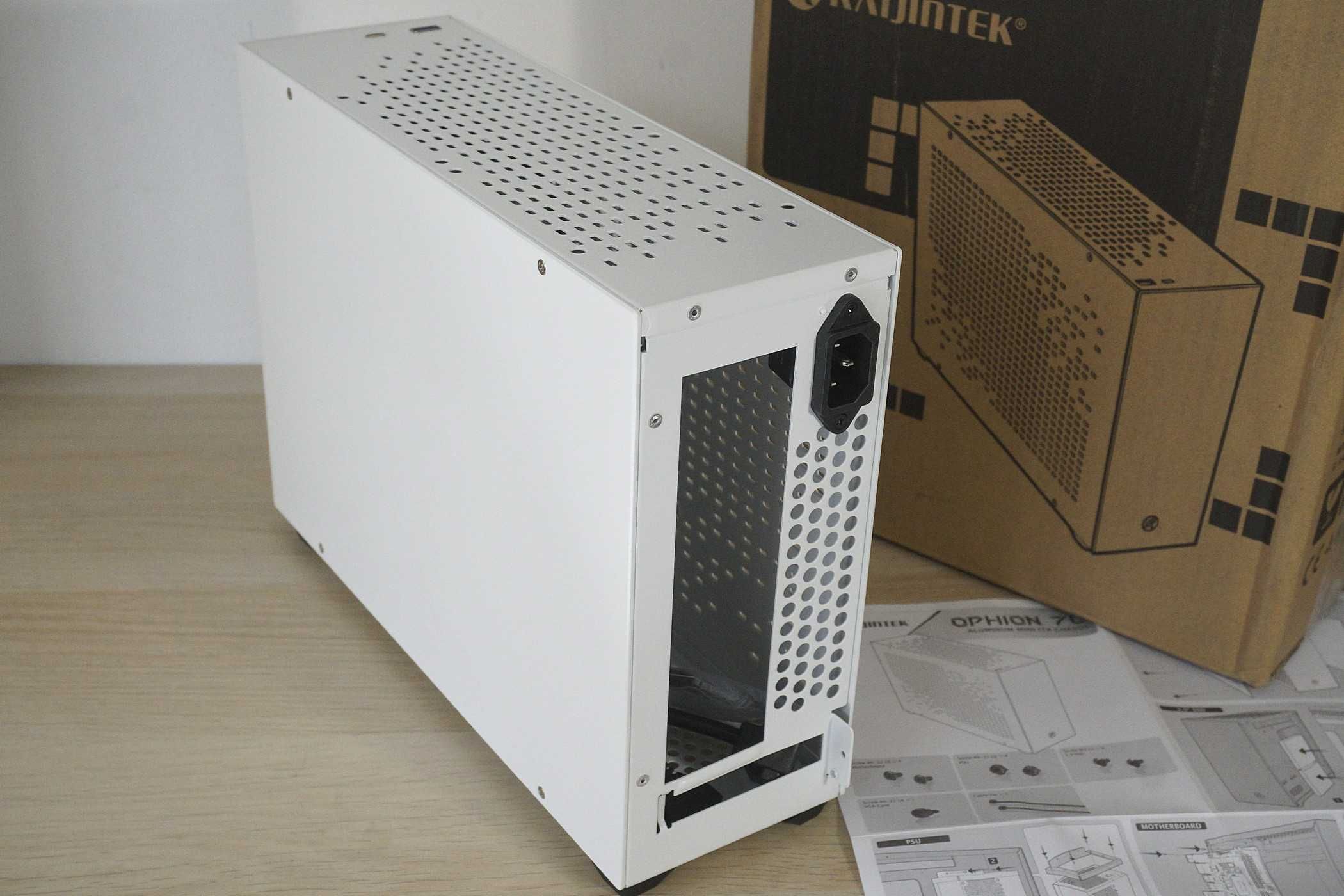 [нова отворена] Mini ITX Кутия Raijintek Ophion 7L бяла (вкл ДДС)