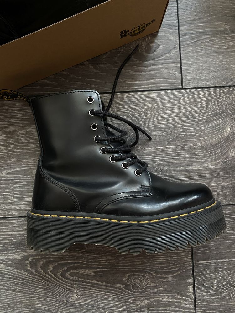 Bocanci Dr. Martens