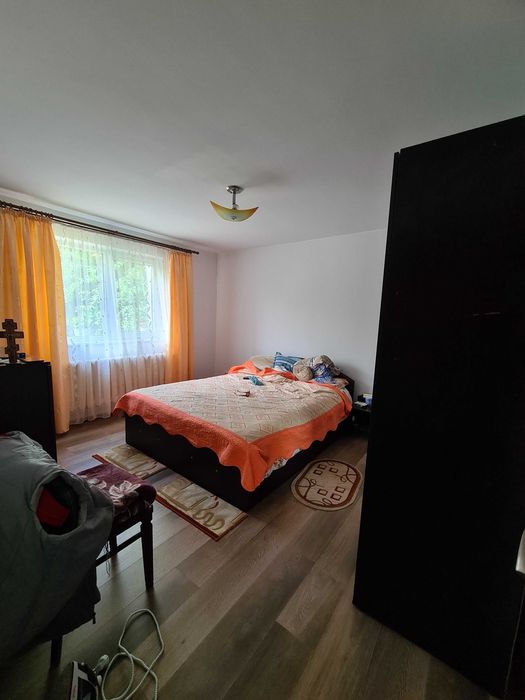 Casa de vanzare, Botosani, zona industriala, toate utilitatile, beci