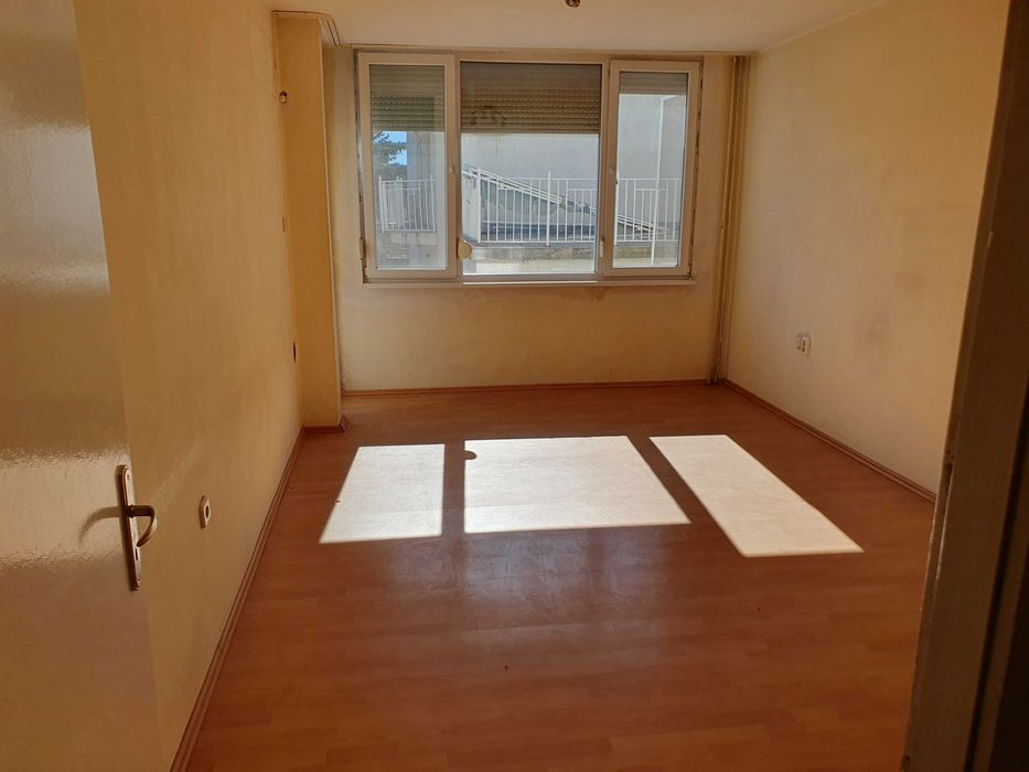 4ст+б,монолит,100 кв.м.,ет.3,център