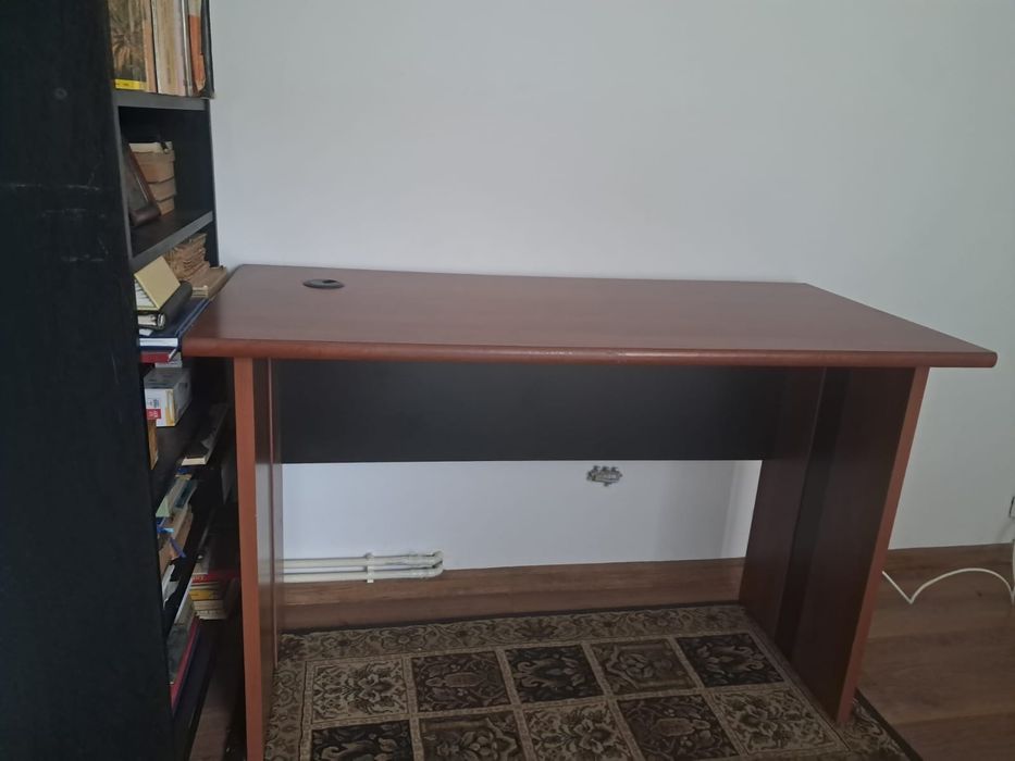 Vând birou - stare buna