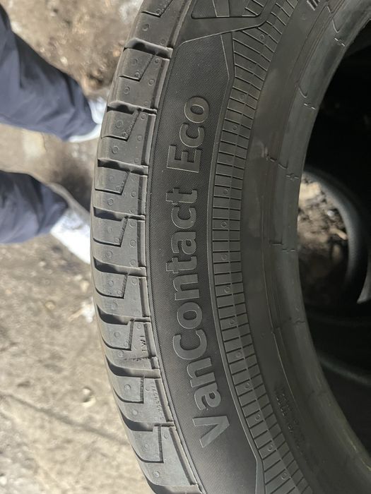 Уникални летни гуми 4.бр 215.60.17.С. Континентал