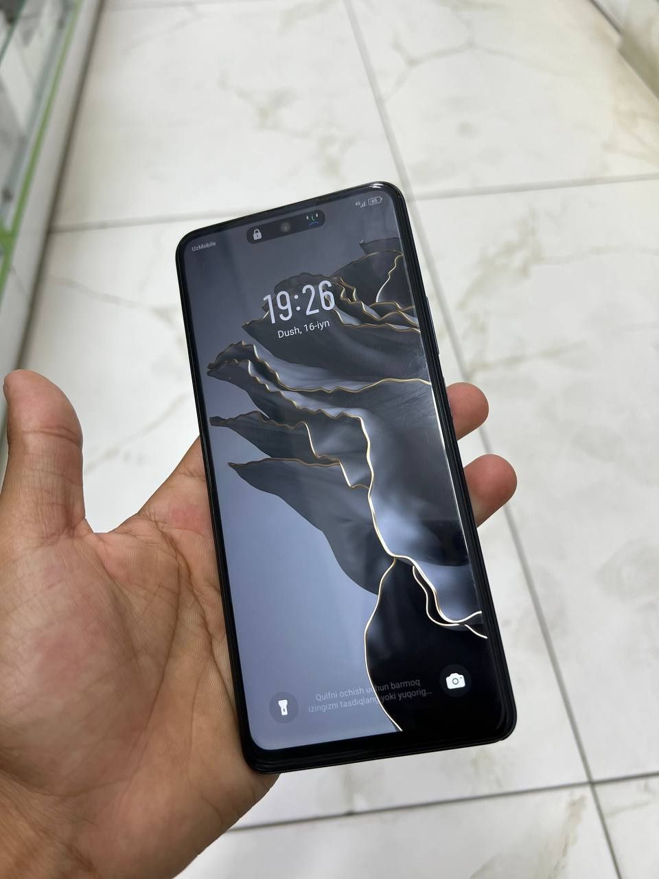 Infinix  HOT  40