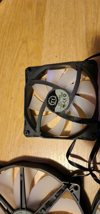 Kit coolerere RGB Thermaltake  2x TT-2030 + 1x TT-1225 + controller TT