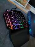 Tastatura Gaming RGB One Handed Pentru Smartphone sau PC