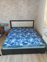 Продам двухспальную кровать и шкаф в хорошем состоянии